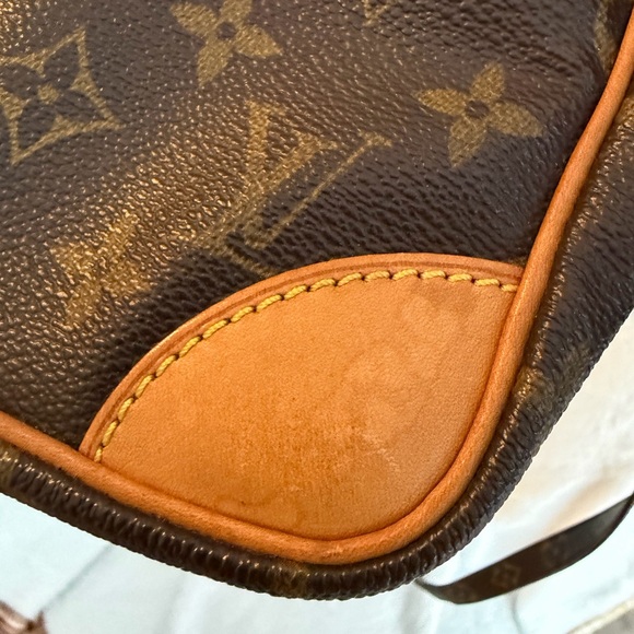 Louis Vuitton Monogram Messenger Bag in Brown and Tan - Picture 7 of 11
